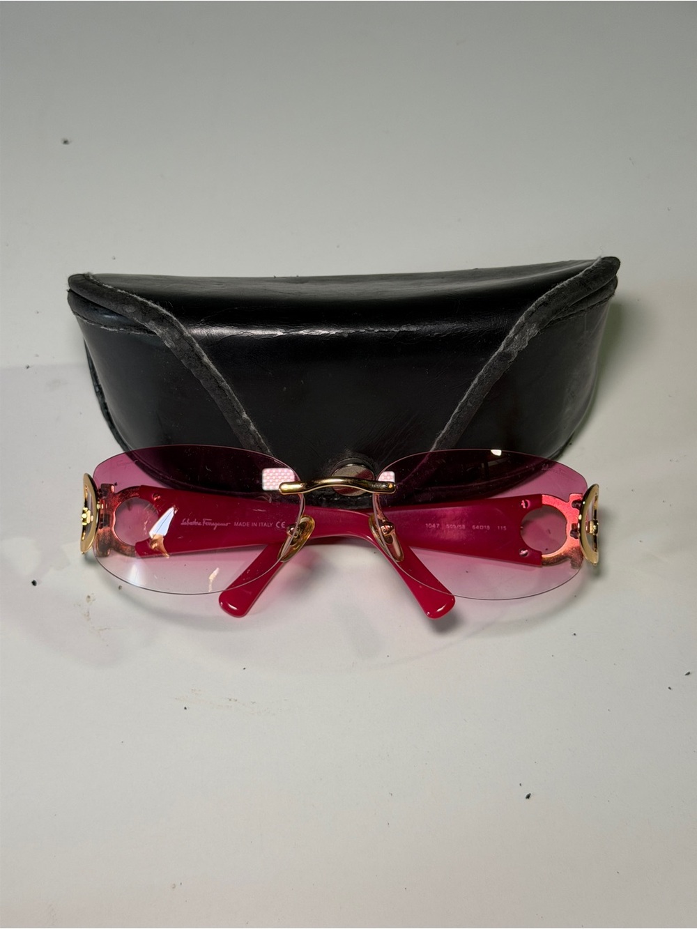 Salvatore Ferragamo Pink Gradient Rimless Sunglasses with Gold Hardware